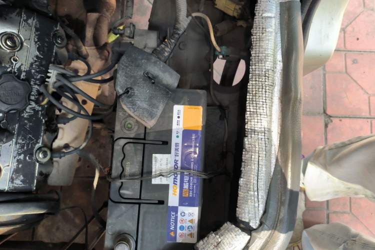 Used Wuling Zhiguang 2010 1.0L Base Version Engine Bay Left
