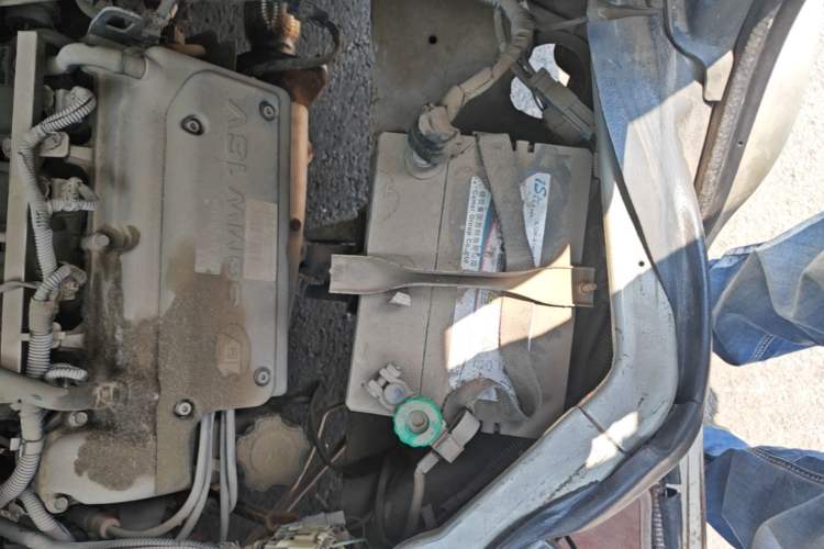 Used Wuling Zhiguang 2010 1.0L New Version Liye Style with Shorter Body Engine Bay Left