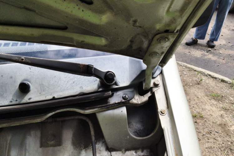 Used Wuling Zhiguang 2010 1.0L Liye Edition Engine Bay Left