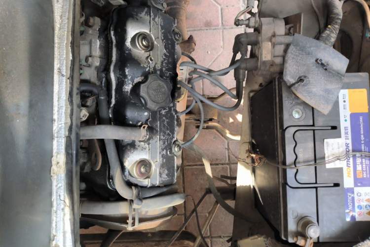 Used Wuling Zhiguang 2010 1.0L Base Version Engine Bay Right