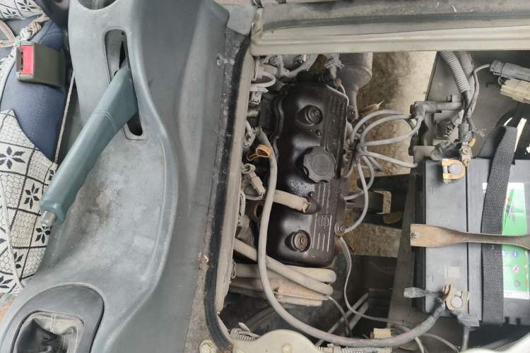 Used Wuling Zhiguang 2010 1.0L Base Version Engine Bay Right