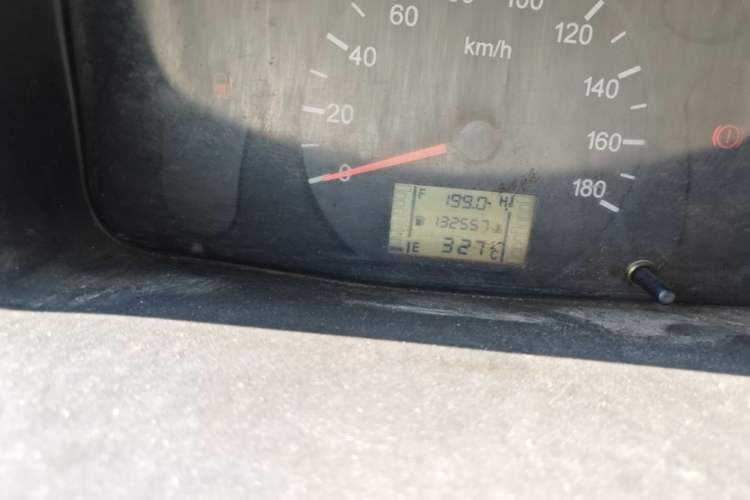 Used Wuling Zhiguang 2010 1.0L New Version Liye Style with Shorter Body Odometer Close Up
