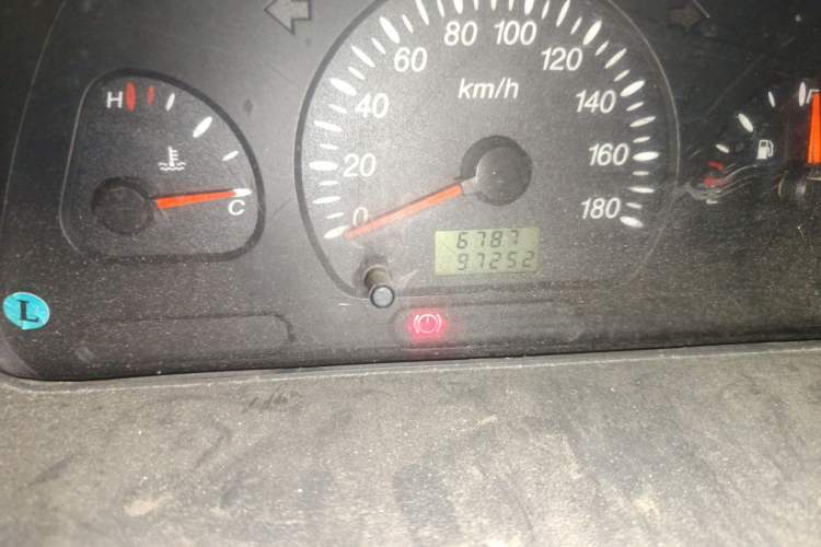 Used Wuling Zhiguang 2010 1.0L Liye Edition Odometer Close Up