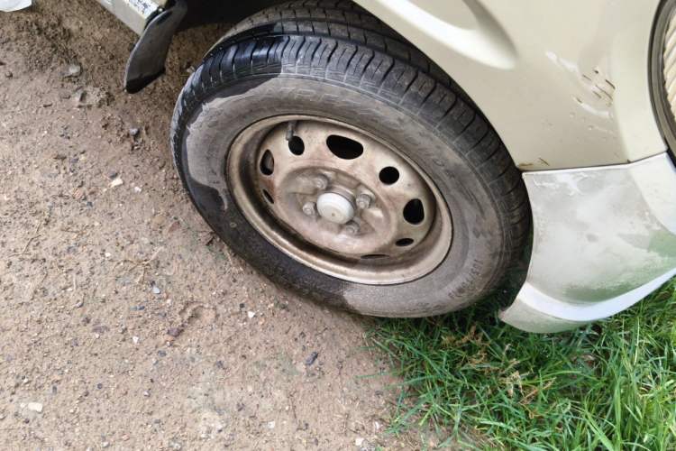 Used Wuling Zhiguang 2010 1.0L Liye Edition Right Front Wheel Hub
