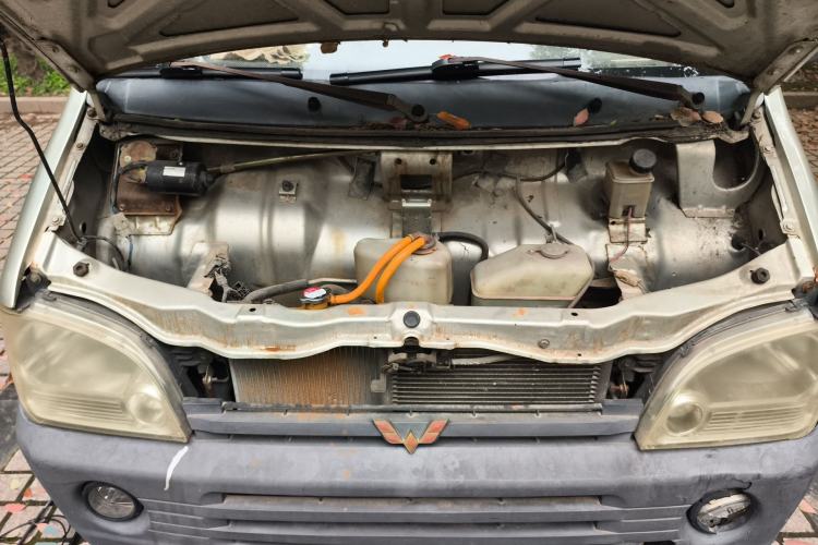 Used Wuling Zhiguang 2010 1.0L Base Version Engine Bay