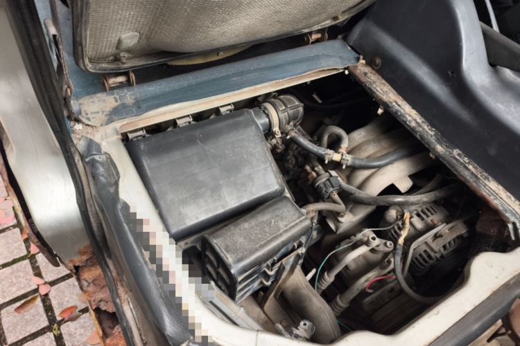 Used Wuling Zhiguang 2010 1.0L Base Version Engine Bay Right