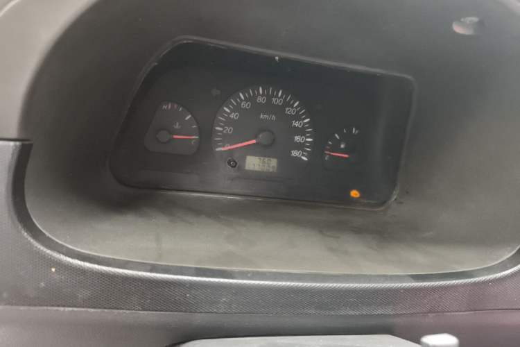 Used Wuling Zhiguang 2010 1.0L Base Version Odometer Close Up