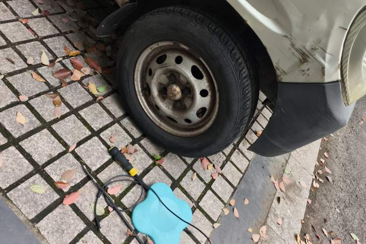 Used Wuling Zhiguang 2010 1.0L Base Version Right Front Wheel Hub