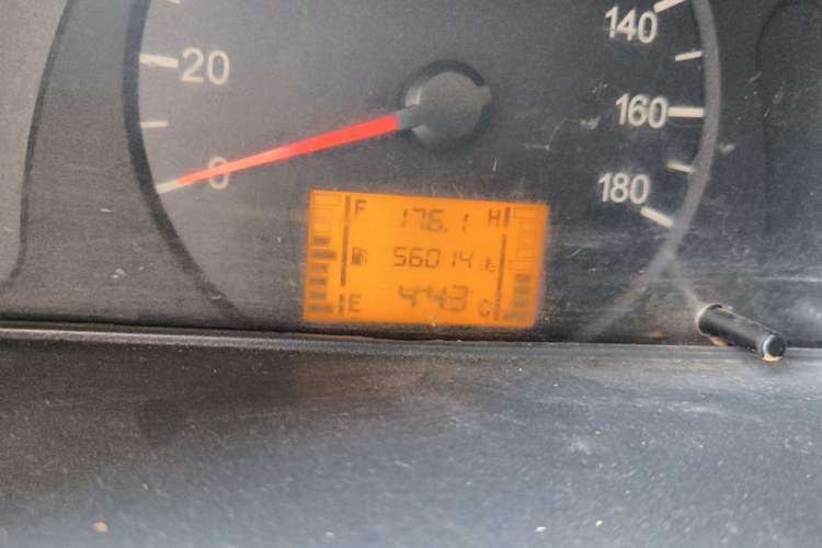 Used Wuling Zhiguang 2010 1.0L New Version Liye Style with Shorter Body Odometer Close Up