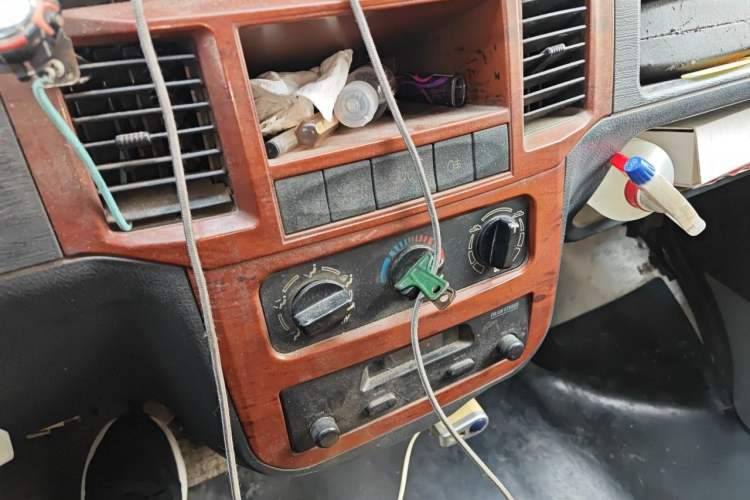 Used Wuling Zhiguang 2010 1.0L New Version Practical Edition with Short Body Audio And AC Panel