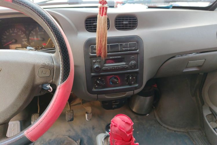 Used Wuling Zhiguang 2010 1.1L New Standard Version I Long Body LXA Audio And AC Panel