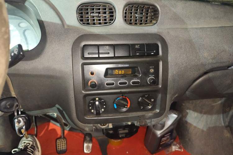 Used Wuling Zhiguang 2010 1.0L Liye Edition Audio And AC Panel