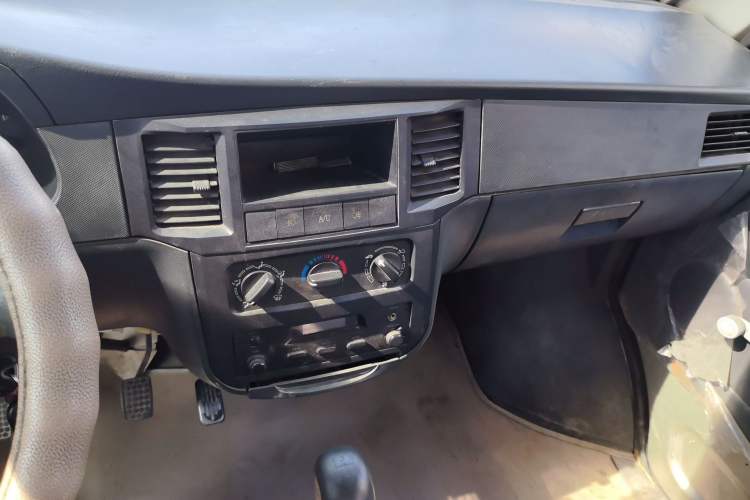 Used Wuling Zhiguang 2010 1.0L Liye Edition Audio And AC Panel