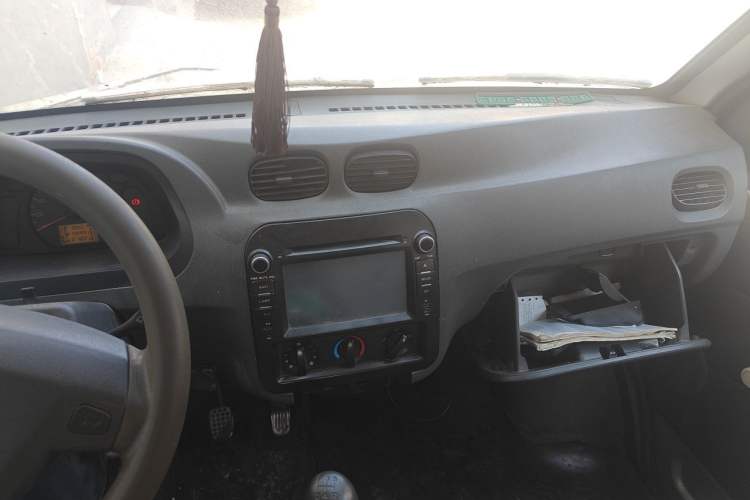 Used Wuling Zhiguang 2010 1.0L New Version Practical Short-Body L2Y Audio And AC Panel