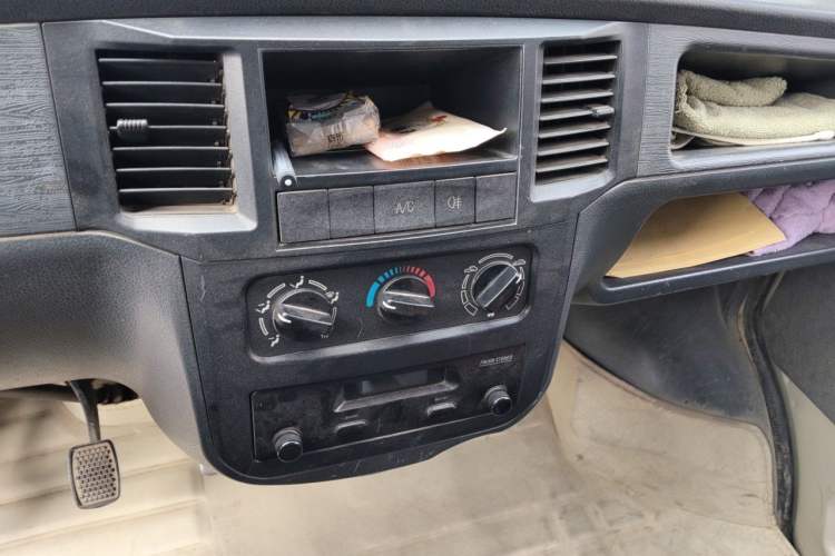 Used Wuling Zhiguang 2010 1.0L New Version Liye Style with Shorter Body Audio And AC Panel