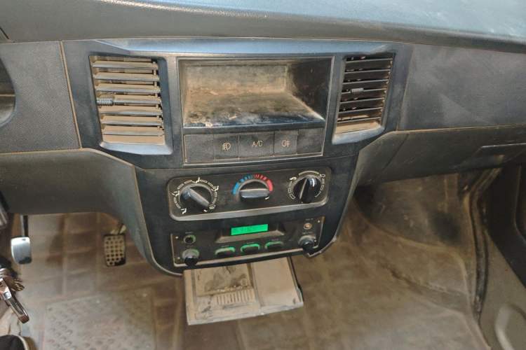 Used Wuling Zhiguang 2010 1.0L Liye Edition Audio And AC Panel