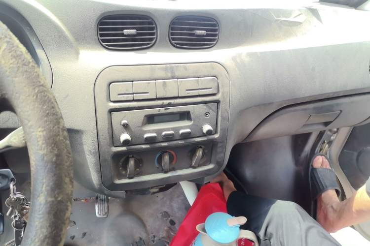 Used Wuling Zhiguang 2010 1.0L New Version Practical Short-Body L2Y Audio And AC Panel