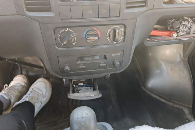 Used Wuling Zhiguang 2010 1.0L Extended Version Basic Model Audio And AC Panel