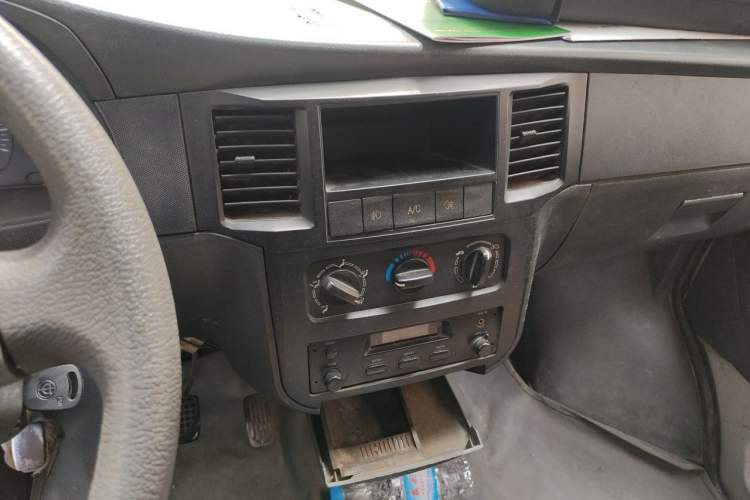 Used Wuling Zhiguang 2010 1.0L Base Version Audio And AC Panel