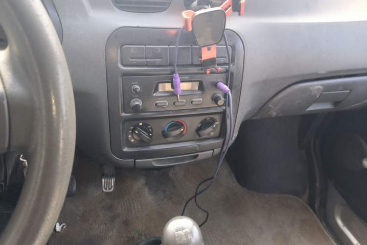 Used Wuling Zhiguang 2010 1.1L New Edition Practical Long-Body LXA Audio And AC Panel