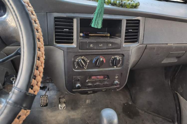 Used Wuling Zhiguang 2010 1.0L Liye Edition Audio And AC Panel