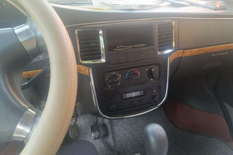 Used Wuling Zhiguang 2010 1.0L Liye Edition Audio And AC Panel