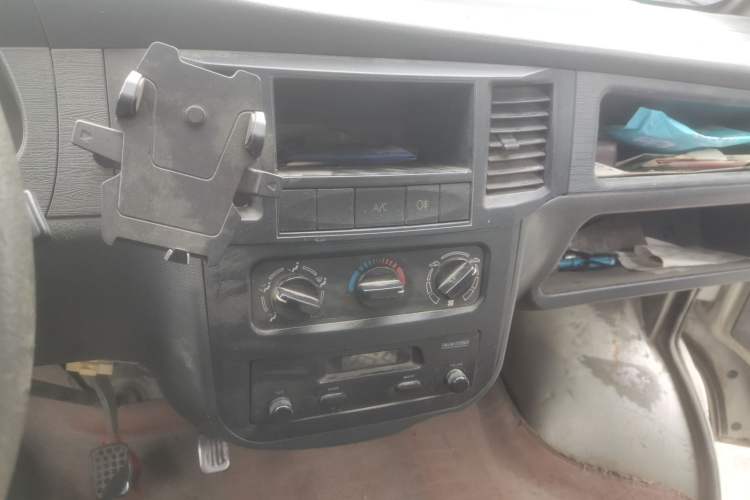 Used Wuling Zhiguang 2010 1.0L Liye Edition Audio And AC Panel