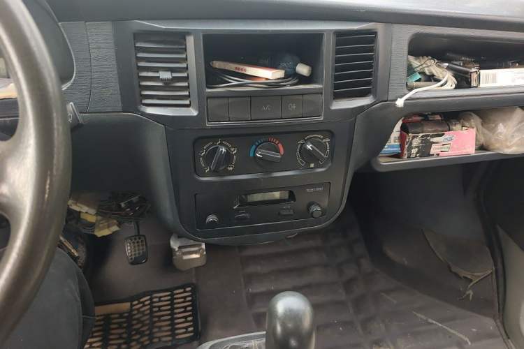 Used Wuling Zhiguang 2010 1.0L Base Version Audio And AC Panel