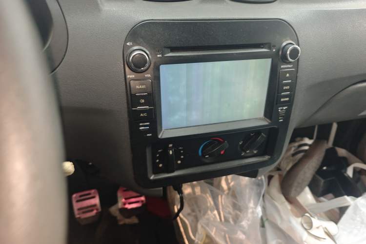 Used Wuling Zhiguang 2010 1.0L New Version Liye Style with Shorter Body Audio And AC Panel