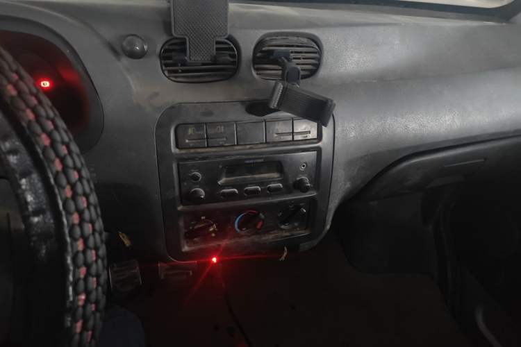 Used Wuling Zhiguang 2010 1.0L New Version Practical Short-Body L2Y Audio And AC Panel
