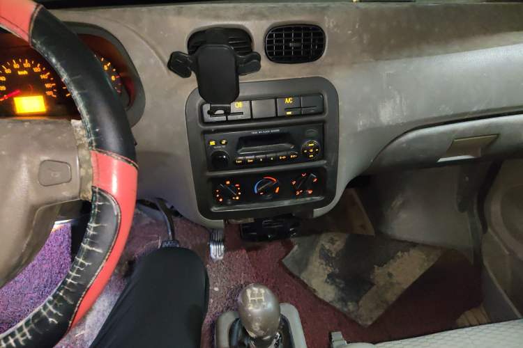 Used Wuling Zhiguang 2010 1.2L New Standard Version I Long Body LAQ Audio And AC Panel