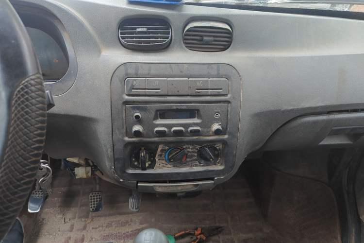 Used Wuling Zhiguang 2010 1.0L New Version Lyeyi Style with Extended Body Audio And AC Panel