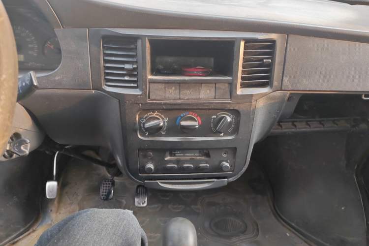 Used Wuling Zhiguang 2010 1.0L Liye Edition Audio And AC Panel