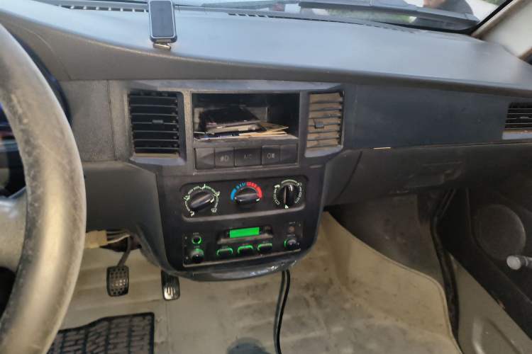 Used Wuling Zhiguang 2010 1.0L Liye Edition Audio And AC Panel