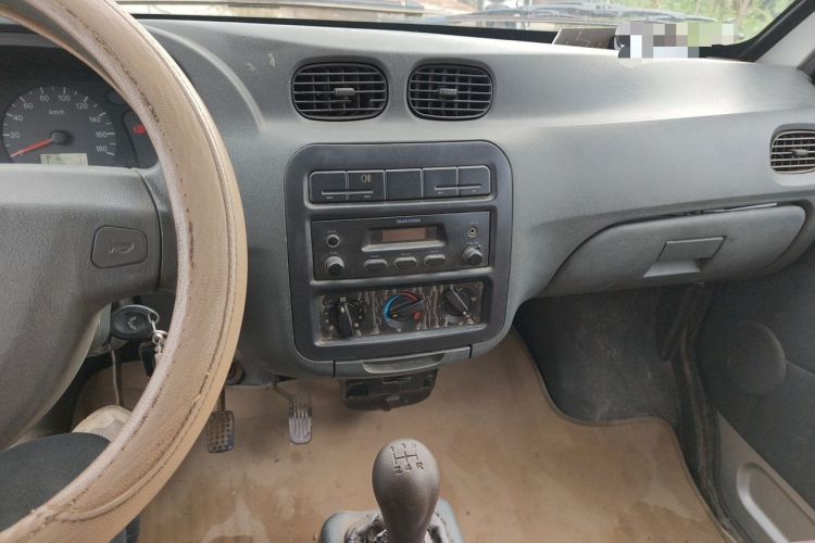 Used Wuling Zhiguang 2010 1.0L New Version Practical Short-Body L2Y Audio And AC Panel