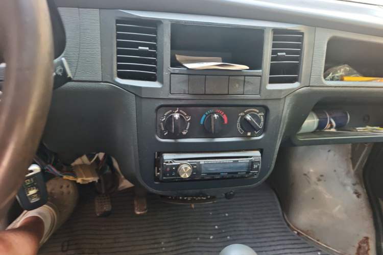 Used Wuling Zhiguang 2010 1.0L Liye Edition Audio And AC Panel