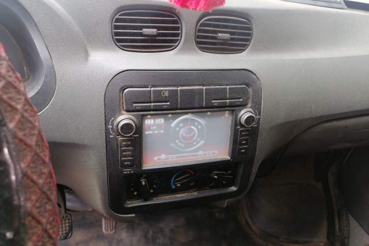 Used Wuling Zhiguang 2010 1.0L New Version Practical Short-Body L2Y Audio And AC Panel