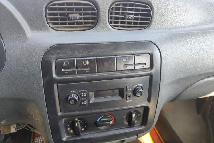 Used Wuling Zhiguang 2010 1.0L New Edition Practical Version with Extended Body L2Y Audio And AC Panel