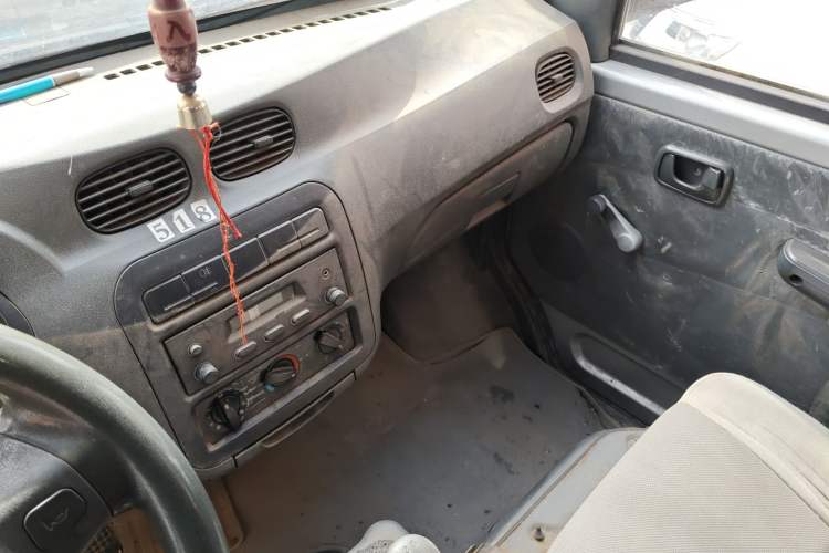 Used Wuling Zhiguang 2010 1.0L New Version Practical Short-Body L2Y Audio And AC Panel