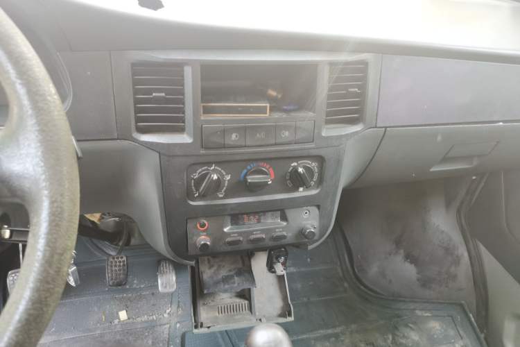 Used Wuling Zhiguang 2010 1.0L Liye Edition Audio And AC Panel
