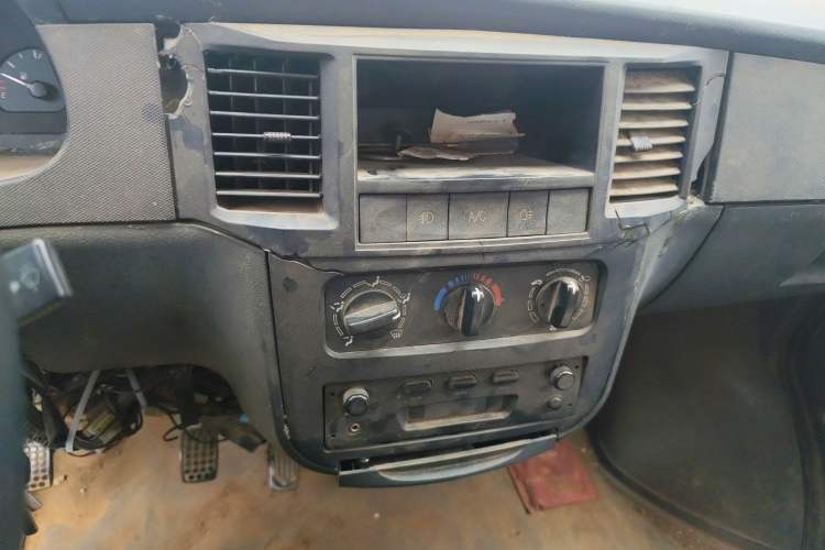 Used Wuling Zhiguang 2010 1.0L Liye Edition Audio And AC Panel
