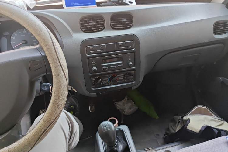 Used Wuling Zhiguang 2010 1.0L New Version Practical Short-Body L2Y Audio And AC Panel