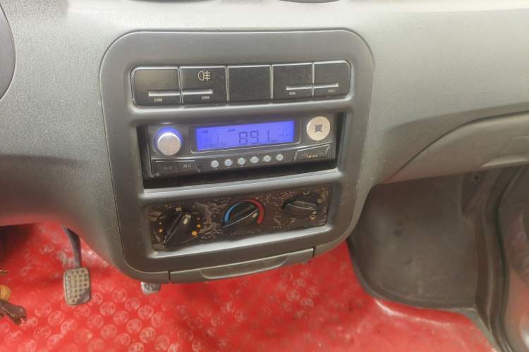 Used Wuling Zhiguang 2010 1.0L New Version Practical Short-Body L2Y Audio And AC Panel