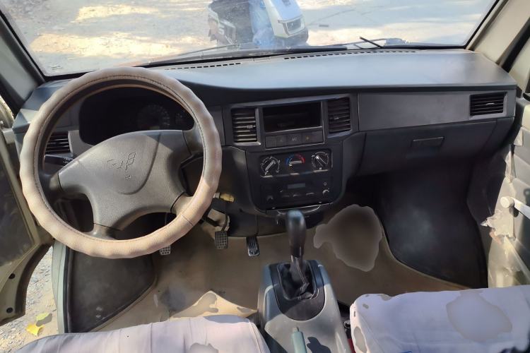 Used Wuling Zhiguang 2010 1.0L Liye Edition Center Console