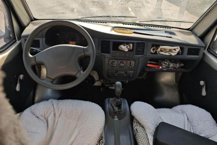 Used Wuling Zhiguang 2010 1.0L Extended Version Basic Model Center Console