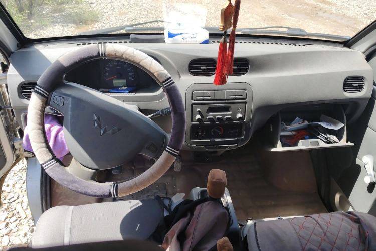 Used Wuling Zhiguang 2010 1.0L New Edition Practical Version with Extended Body L2Y Center Console