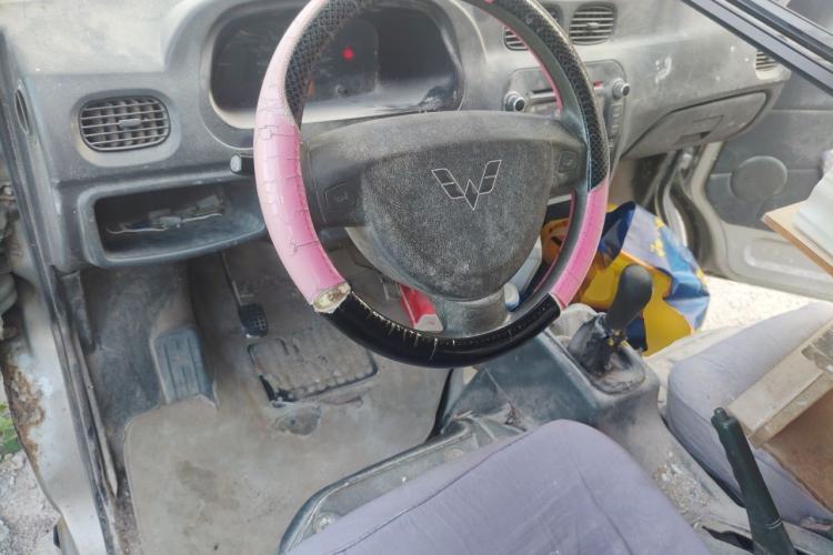 Used Wuling Zhiguang 2010 1.0L New Edition Practical Version with Extended Body L2Y Center Console
