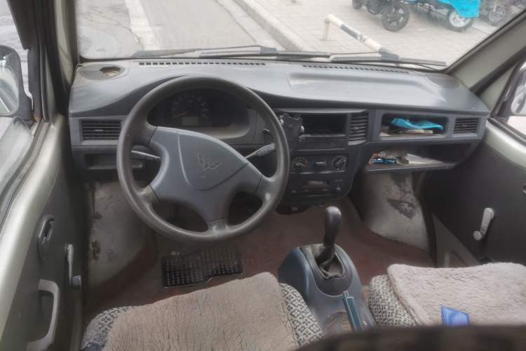 Used Wuling Zhiguang 2010 1.0L Liye Edition Center Console