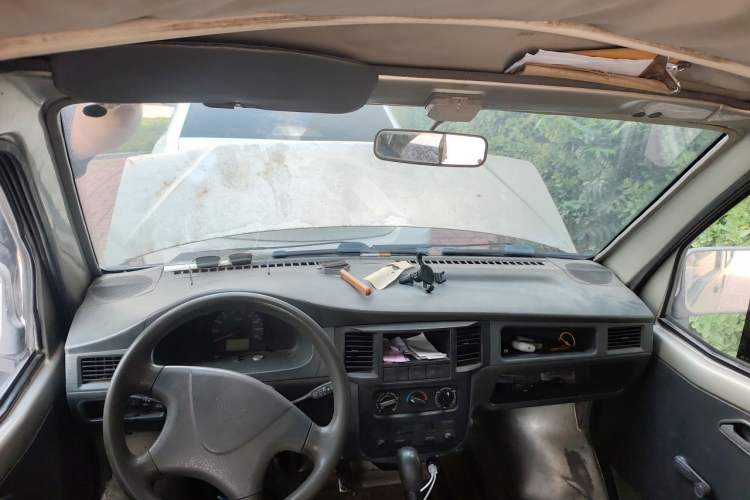 Used Wuling Zhiguang 2010 1.0L Liye Edition Center Console