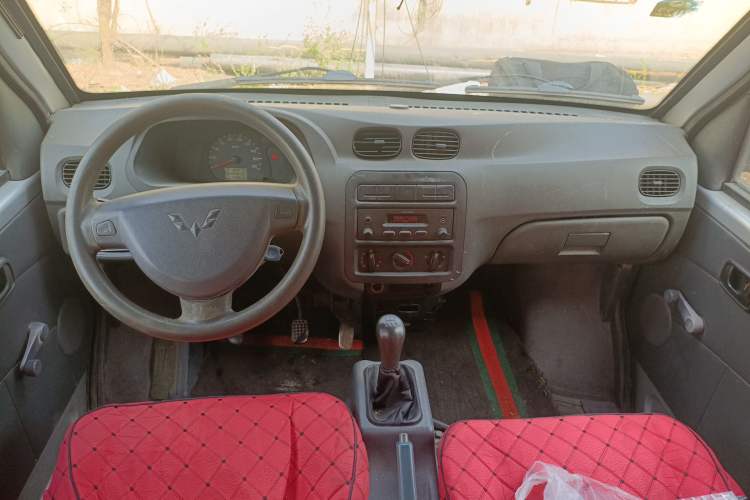 Used Wuling Zhiguang 2010 1.0L New Version Liye Style with Shorter Body Center Console